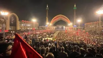 روز دوم مراسم وداع و تشییع پیکر آقای شهید ایران/آیت‌الله سبحانی بر پیکر مطهر رهبر شهید انقلاب اقامۀ نماز می‌کنند/
یمنی‌ها با فریاد الموت لاسرائیل و الموت لامریکا وارد مصلی شدند