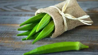 ۵ خاصیت شگفت‌انگیز بامیه برای سلامت کبد؛ از کمک به درمان کبد چرب تا تنظیم قند خون!