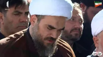 گریه داماد رهبر شهید انقلاب بر مزار دختر شهیدش