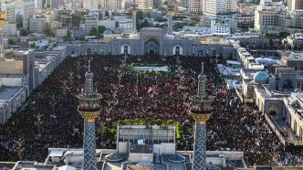 پیکر رهبر شهید انقلاب به‌سوی حرم منتقل شد