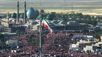 ویدئوهای خبرفوری از حمل پیکر رهبر شهید در کنار مردم قم