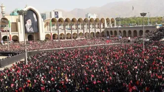 مراسم وداع با پیکر رهبر شهید تمدید شد