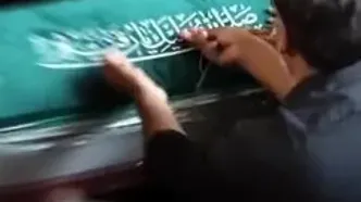 لحظه ورود  پیکر نوه ۳ ساله رهبر شهید به مصلی تهران +‌ ویدئو