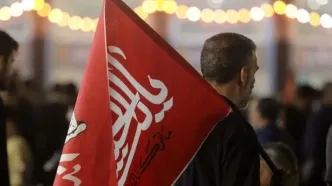 برافراشته شدن پرچم یا لثارات الخامنه ای در مشهد