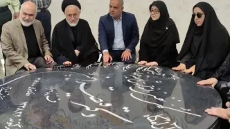 ادای احترام مهاجرانی به شهدای گمنام و آرامگاه قیصر امین‌پور در گتوند