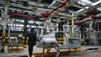 قیمت‌گذاری دستوری؛ بلای جان صنعت خودروی ایران