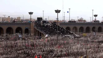 صفوف متراکم مردم در اقامه نماز بر پیکر  رهبر انقلاب