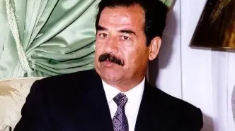 «صدام» در حال استراحت در کنار فرزندانش؛ دهه ۵۰