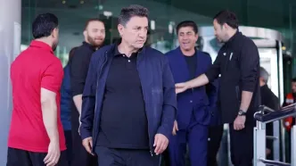 اسم، امیر قلعه‌نویی؛ شغل: رویا فروشی!