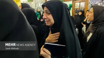 تشرف زائران به رواق دارالذکر برای زیارت مزار رهبر شهید انقلاب