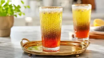 طرز تهیه شربت خاکشیر دو رنگ؛ نوشیدنی لاکچری به سبک کافه‌ها