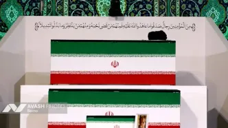 لحظه ورود خودرو حامل پیکر رهبر شهید به مصلی/ فیلم