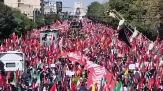 شعار مردم در مراسم تشییع: توافق نمی‌خوایم، سر ترامپ رو می‌خوایم