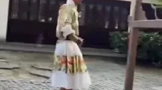 ویدئو: خودنمایی پدری با لباس سنتی در چین