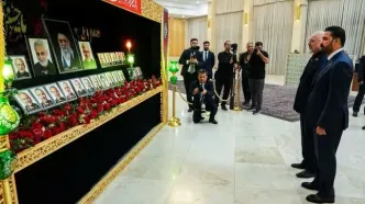 ادای احترام نخست وزیر عراق به رهبر شهیدانقلاب و شهیدان مقاومت