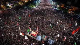 فیلم: فرود هواپیمای حامل پیکر رهبر شهید در فرودگاه مشهد