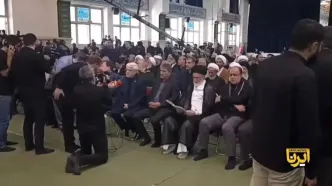 حضور سه فرزند رهبر شهید انقلاب در مراسم بزرگداشت ایشان در مصلای تهران