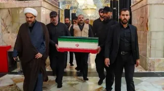 ورود پیکر رهبرشهید و خانواده به حرم سیدالشهداء(ع)