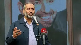 پاسخ سید مجید موسوی به نقاشی ها و نامه های کودکان کرج/ عکس