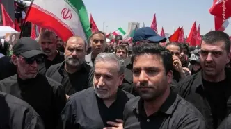 حضور عراقچی در مراسم تشییع رهبر شهید انقلاب