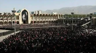بنر معنادار در مصلای تهران با جمله معروف ترامپ