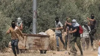 صهیونیست‌ها یک مسجد را در نابلس به آتش کشیدند