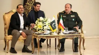 سرپرست وزارت دفاع: ایران و پاکستان می‌توانند پایه‌گذار ترتیبات امنیتی جدید در منطقه باشند