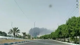 دود مشاهده‌شده در شرق بندرعباس ناشی از حریق در یک انبار ضایعات است