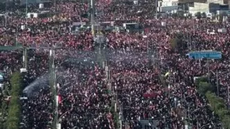 فیلم اقامه نماز بر پیکر رهبر شهید + ببینید
