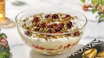 عصرونه امروز: فقط با چند ماده ساده، یک دسر مجلسی و خوش‌رنگ درست کنید!