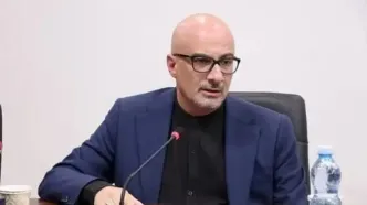 شمع‌فروشانِ مخالف خورشید در صداوسیما!