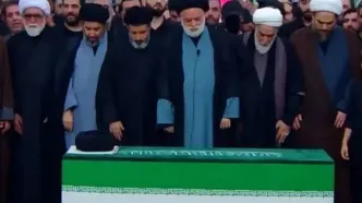 اقامه نماز بر پیکر مطهر رهبر شهید انقلاب در حرم امام رضا (ع)