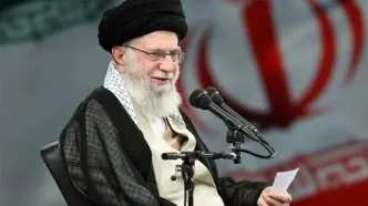 نمایی از مراسم تشییع رهبری در پخش زنده شبکه خبر