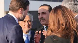 گاردین به نقل از مقام ارشد پاکستان: عاصم منیر برای جلوگیری از تشدید بیشتر تنش در منطقه، با ونس و ویتکاف در تماس نزدیک بوده/ او گفت‌و‌گو‌های چندساعته نیز با عراقچی داشته