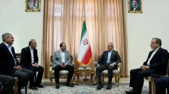 کیهان: فرمانده ارتش پاکستان هیچ کاری در تهران نداشت و بی دلیل با پزشکیان، قالیباف و رضایی دیدار کرد!