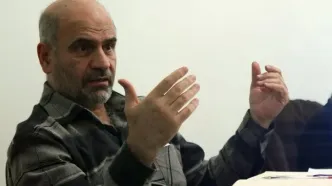 مومنی، اقتصاددان: مردم اصلا توان خرید ندارند که بخواهند به فروشگاه‌ها هجوم آورند! | ۴۰ درصد جامعه زیر خط فقر و ۴۰ درصد دیگر نیز در آستانه فروافتادن به زیر خط فقر هستند!