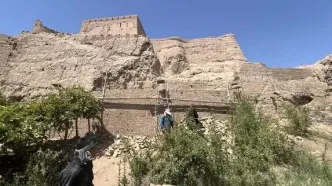 مرمت حصار شرقی کهن دژ نارین قلعه میبد با روش‌های اصیل آغاز شد