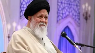 علم‌الهدی: افرادی که می‌گویند جنگ را تمام کنید، مانند منافقین هستند/ تازه همه چیز را نیز به دشمن بدهیم او مگر ما را رها می‌کند، وارد کشور ما می‌شود و تا جان ما را نگیرد، دست از سر ما برنمی‌دارد