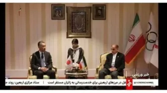 اعتراض به حجاب مترجم سفیر ژاپن در تلویزیون!