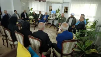 دیدار معاون وزیر آموزش و پرورش و رئیس کمیسیون آموزش با خانواده خلبان شهید کاظمی