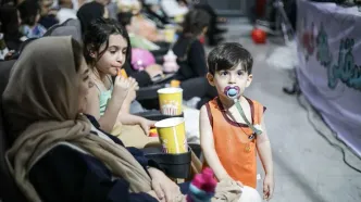 بچه‌ها به استقبال افتتاحیه‌ی «نبرد با خرچنگ» در تهران رفتند
