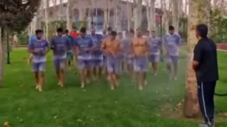 ویدیو| آبیاری کشتی‌گیران آزاد توسط علیرضا دبیر!