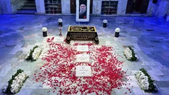 اینستاگرام، صفحه «رواق دارالذکر» مزار رهبر شهید انقلاب را مسدود کرد