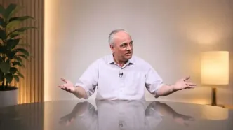 زیدآبادی: تحت تأثیر شریعتی هستم، اما طرفدار اقتصاد آزاد نیز هستم