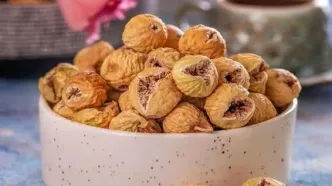 ۸ روش خشک کردن انجیر بدون سیاه شدن؛ فوت‌وفن‌های انجیر خشک خوش‌رنگ و ماندگار
