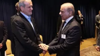شهباز شریف پس از دیدار با پزشکیان: تلاش می‌کنیم که تنش زدایی در منطقه صورت بگیرد / در کنار هم برای صلح منطقه کار خواهیم کرد