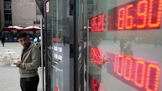 وحشت از پهپادها در مسکو؛ روس‌ها در حال خارج کردن میلیاردها دلار از سیستم بانکی این کشور/ مردم ترجیح می‌دهند پول نقد خود را زیر بالشت نگه دارند
