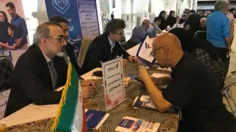 برپایی میز خدمت بانک رفاه کارگران در میعادگاه‌های نماز جمعه سراسر کشور به مناسبت هفته دولت