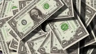 قیمت دلار و طلا امروز یکشنبه ۸ شهریور ۱۴۰۵ / دلار از 207 هزار تومان عبور کرد + جدول