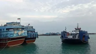 توقیف ۱۱ شناور حامل سوخت قاچاق در مرزهای دریایی میناب